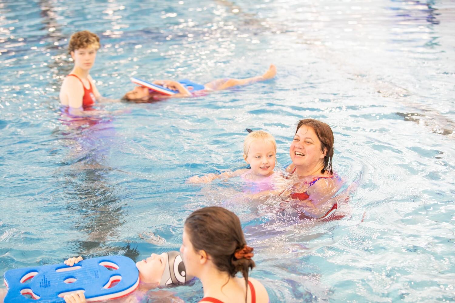 1 BAYERN SCHWIMMT 2022 Kampagnenauftakt Hallenbad Geretsried5